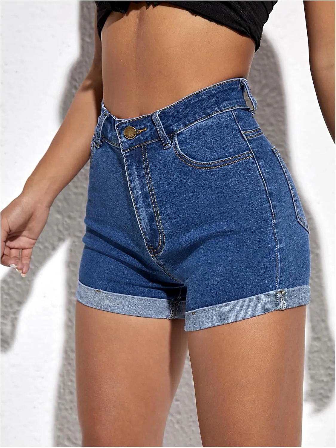 WDIRARA Women's High Waisted Roll Up Hem Skinny Denim Shorts Stretch Shorts with Pockets